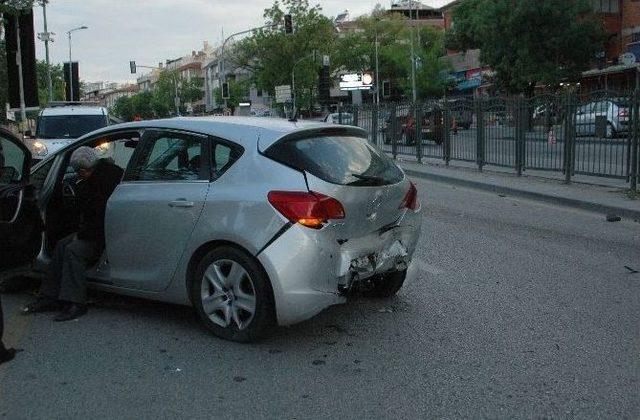 Başkent’te Trafik Kazası: 2 Yaralı