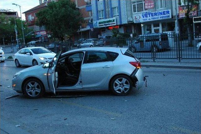 Başkent’te Trafik Kazası: 2 Yaralı