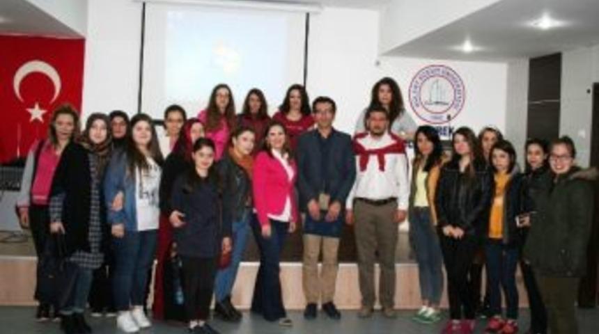 Devrek&rsquo;te T&uuml;rk El Halı Ve Kilim Dokumacılığının D&uuml;n&uuml; Bug&uuml;n&uuml; S&ouml;yleşisi Yapıldı