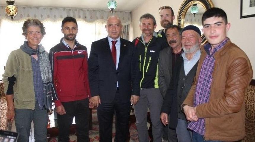 Ilıcalı Fransız Turistlere Rehber Oldu