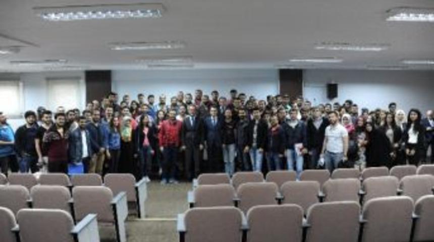 Be&uuml; Rekt&ouml;r&uuml; Prof. Dr. Mahmut &Ouml;zer &ldquo;&ouml;ğrenci Buluşmaları&rsquo;na&rdquo; Devam Ediyor