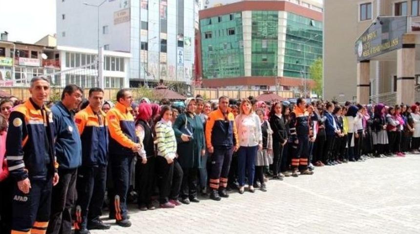 Afad&rsquo;ın &ldquo;afete Hazır Okul&rdquo; Projesi Devam Ediyor
