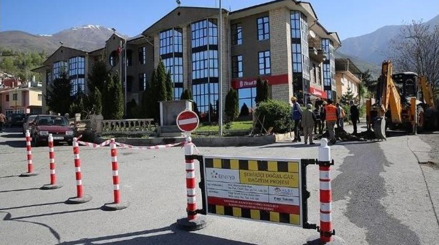 &Uuml;z&uuml;ml&uuml;&rsquo;de Doğalgaz Kazı &Ccedil;alışmaları Başladı