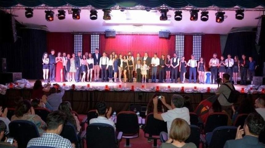 D&uuml;nya Dans G&uuml;n&uuml; Aliağa&rsquo;da Kutlandı