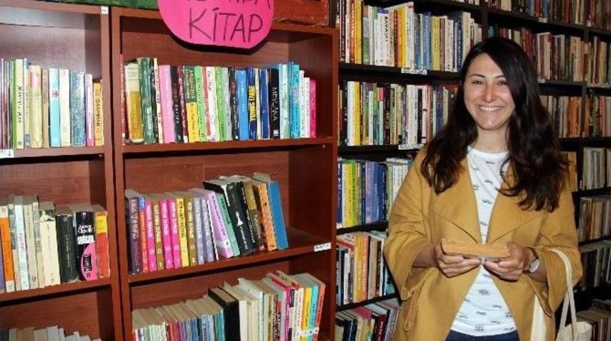 &ldquo;askıda Kitap&rdquo; Projesi İle &Ouml;ğrencilere Bedava Kitap