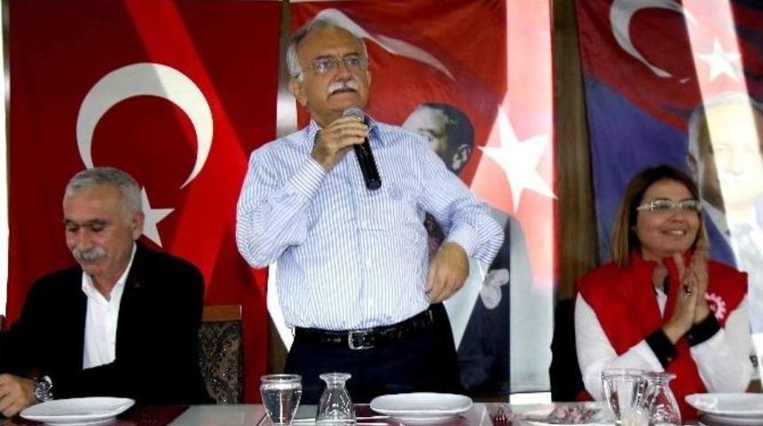 Başkan Karabağ Belediye &Ccedil;alışanlarıyla Buluştu