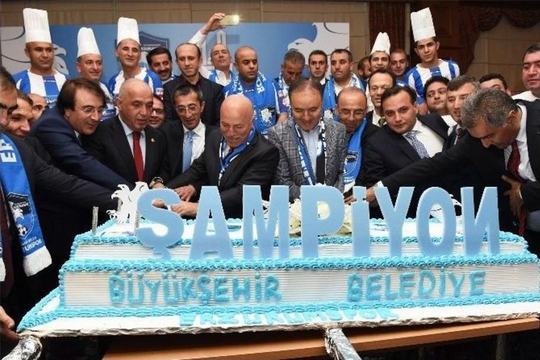 Mavi Beyazlı Camia Şampiyonluk Gecesinde Buluştu