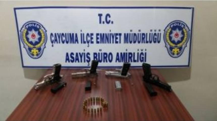 Polis Ekipleri Silah Ele Ge&ccedil;irdi