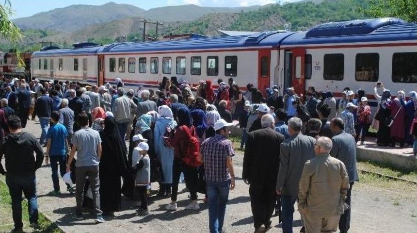 Elazığ&rsquo;da Trenle Tarihe Yolculuğa Yoğun İlgi