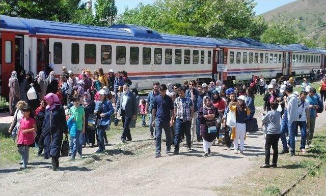 Elazığ’da Trenle Tarihe Yolculuğa Yoğun İlgi