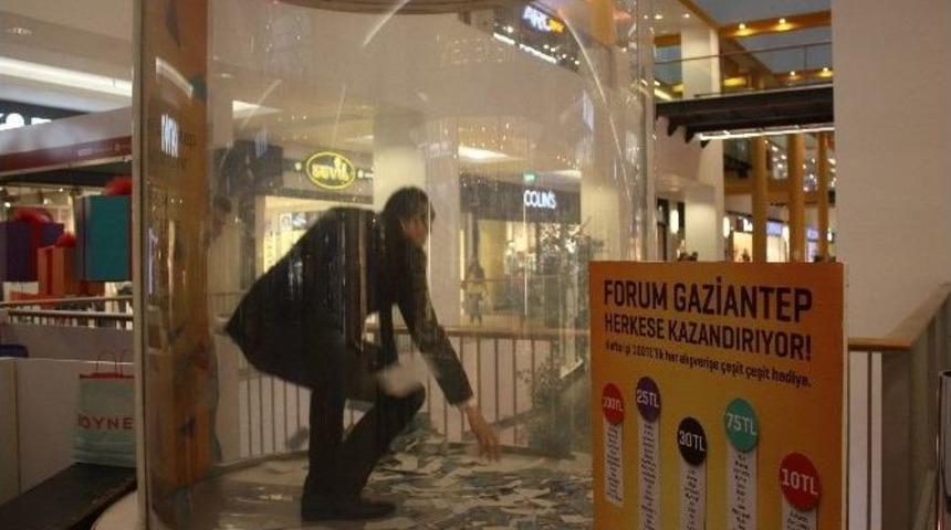 Hediye Kabininde Armağan Yağmuru