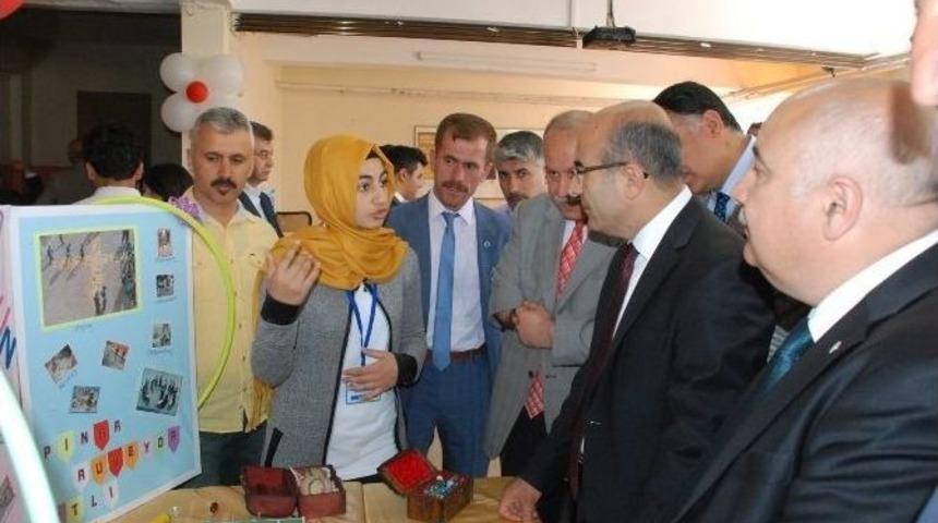 Anadolu Lisesi Bilim Fuarı Ger&ccedil;ekleştirildi