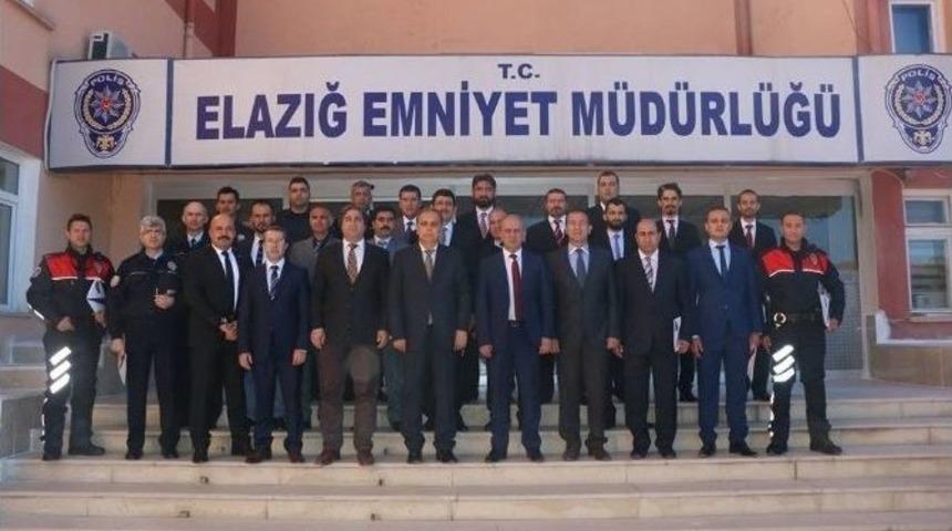 Elazığ Emniyetinde 23 Personel &Ouml;d&uuml;llendirildi