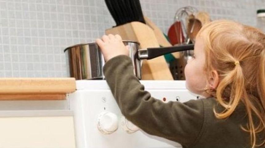 &Ouml;p&uuml;nce Ge&ccedil;meyen Uflar İ&ccedil;in Annelere &lsquo;ev Kazası&rsquo; Eğitimi