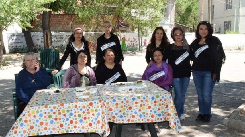 &Ccedil;anakkale&rsquo;de Hayvan Severler Dayanışma Kahvaltısında Buluştu