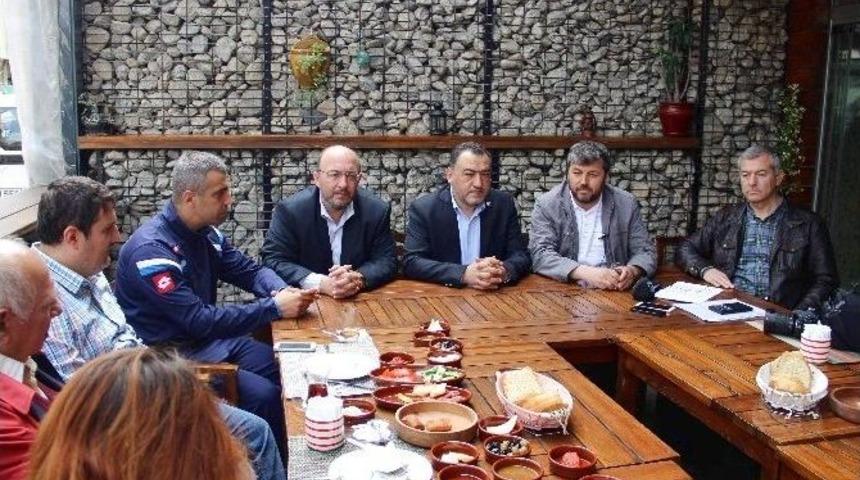 Anadolu Aile Derneği Ve Termikspor Kulübü, Başarılı Bir Dönemi Daha Geride Bıraktı