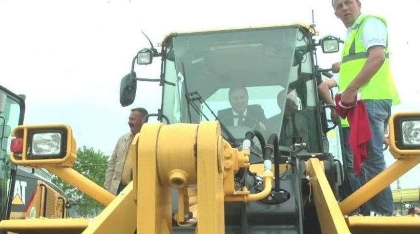 35 Yeni Ara&ccedil; T&ouml;renle Hizmete Girdi