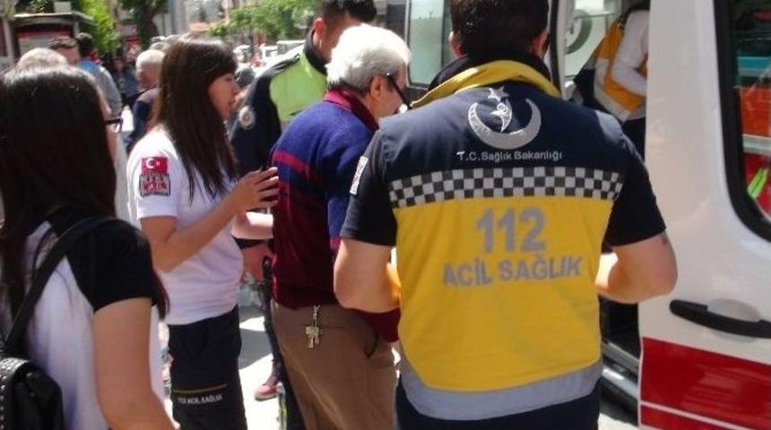 Geri Geri Giden Minib&uuml;s Yayaya &Ccedil;arptı