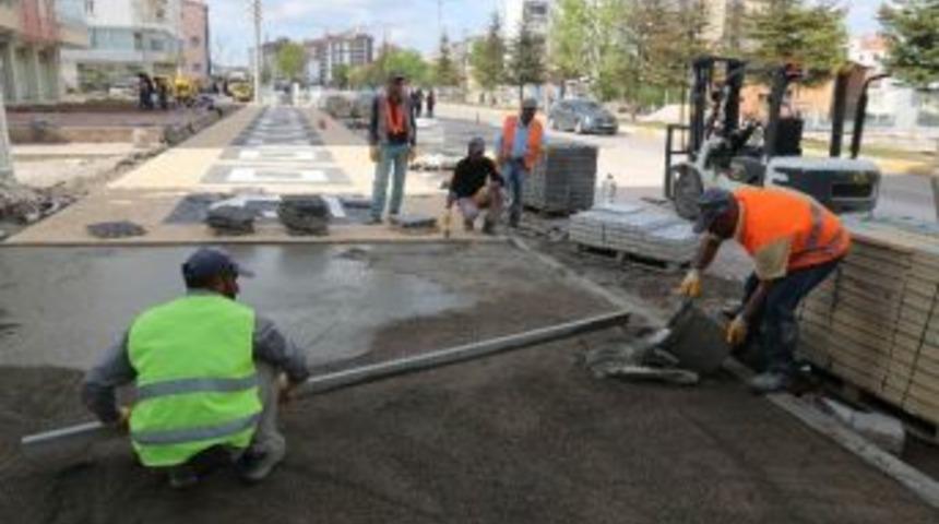 Aksaray&rsquo;da Kaldırım &Ccedil;alışmaları S&uuml;r&uuml;yor