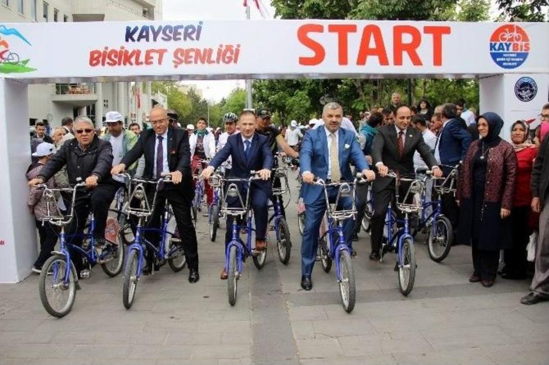 Kayseri&rsquo;de Bisiklet Şenliği Yapıldı