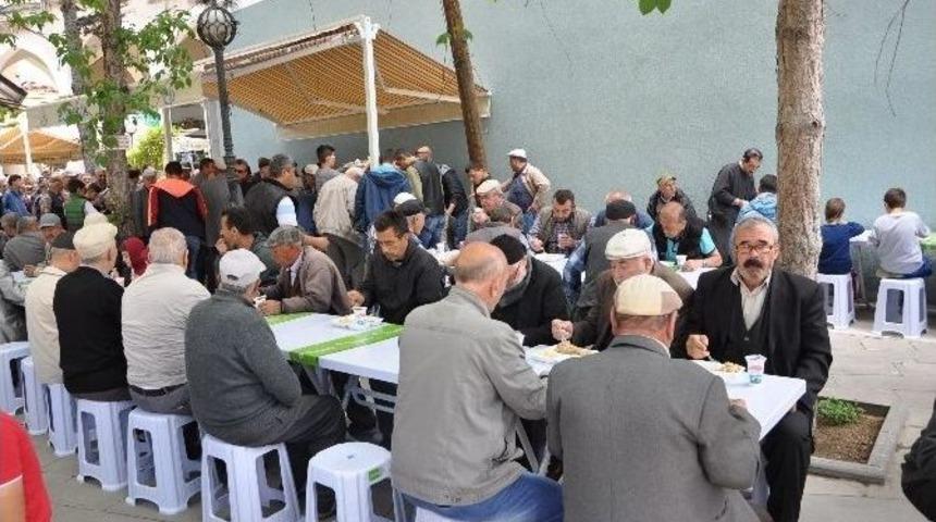 Boz&uuml;y&uuml;k&rsquo;te Kasımpaşalılardan Mevlit Ve Yağmur Duası