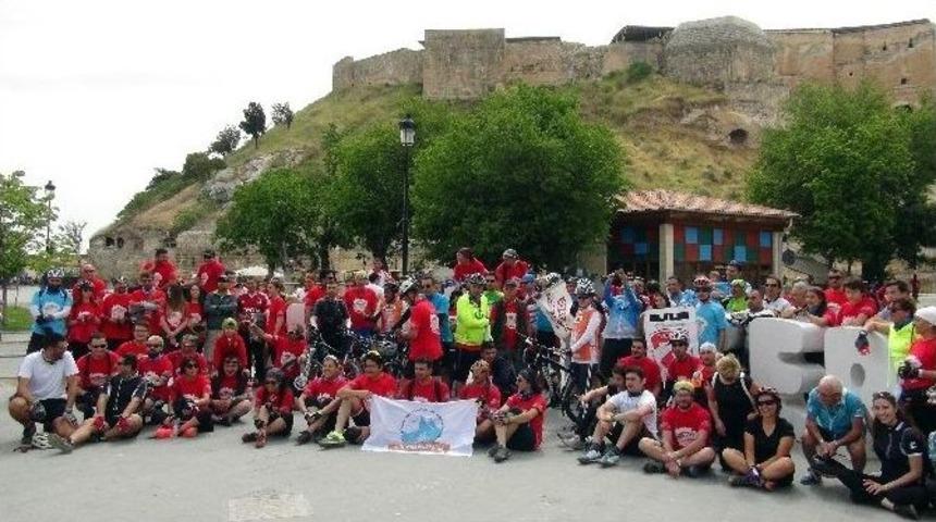 Bisiklet Tutkunları Gazi Kentte Buluştu