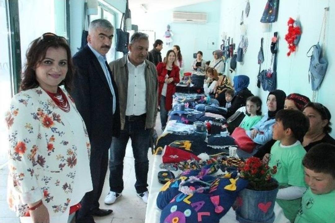 İlkokul &Ouml;ğrencileri Kot Atıklardan Kullanılabilir Eşyalar Yapıp Sergi A&ccedil;tı