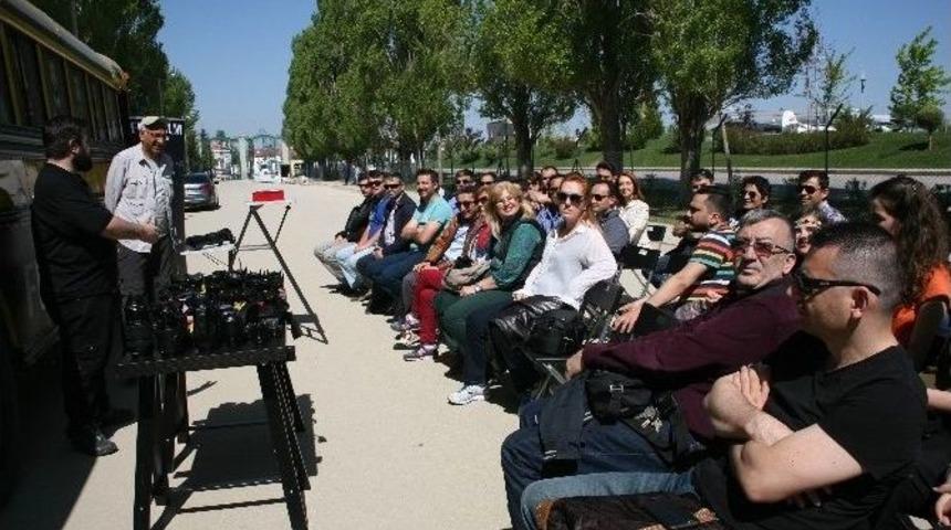 Fotoğraf&ccedil;ılığı Uzmanından &Ouml;ğrendiler