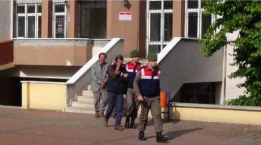 Eve Giren Hırsızlar Yatağın Altına Saklandı