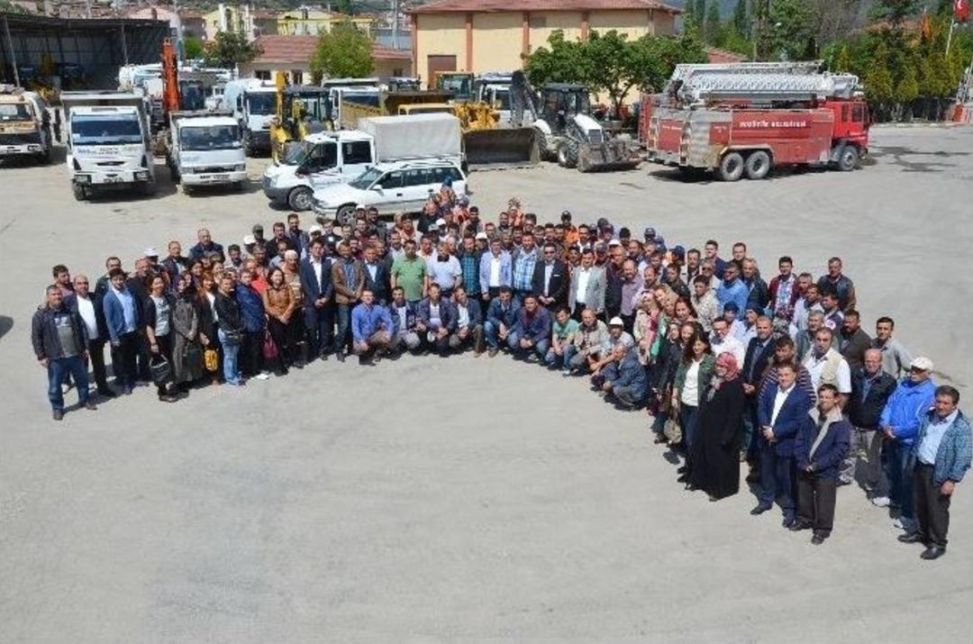 Başkan Bakıcı Personelin İş&ccedil;i Bayramını Kutladı