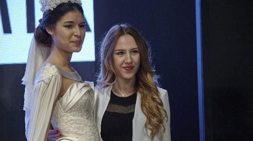 Magider&rsquo;den Gen&ccedil; Tasarımcıya Plaket