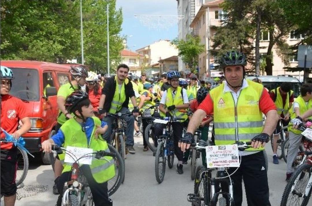 4&rsquo;&uuml;nc&uuml; Ayva &Ccedil;i&ccedil;eği Festivali Başladı