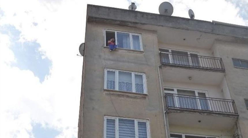 Sevgilisine Kızan Gen&ccedil; Kız 6. Kattan Atladı