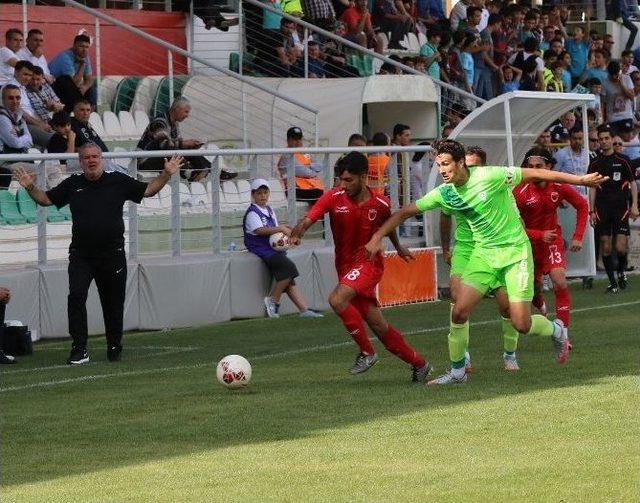 Büyükşehir Belediyespor Ligte Kaldı