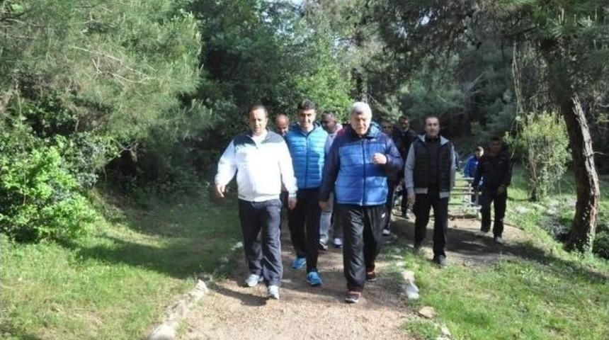 Sağlıklı Yaşam Y&uuml;r&uuml;y&uuml;şleri Dilovası&rsquo;nda Devam Etti