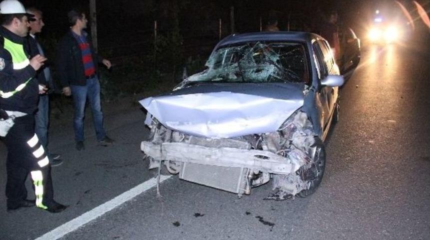 Virajı Alamayan Otomobil Bariyerlere Girdi: 1 Yaralı