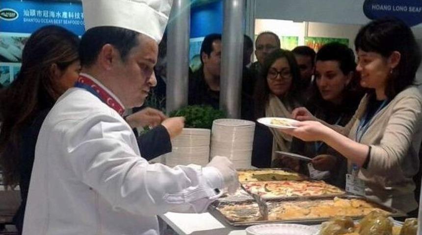 Avrupalılara 5 Bin Porsiyon Balık İkram Edildi