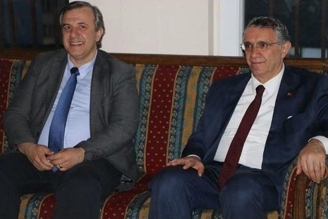 G&uuml;neş Vakfın&rsquo;da D&uuml;nyanın İlk Tapınagı G&ouml;beklitepe Anlatıldı 1