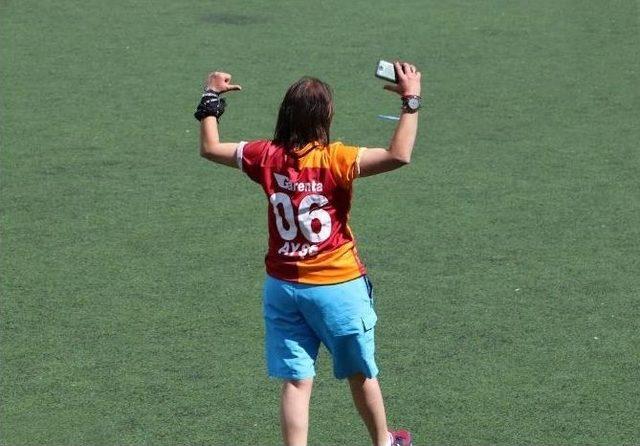 G&ouml;lbaşılı Kadınlar Sahaya İndi 1