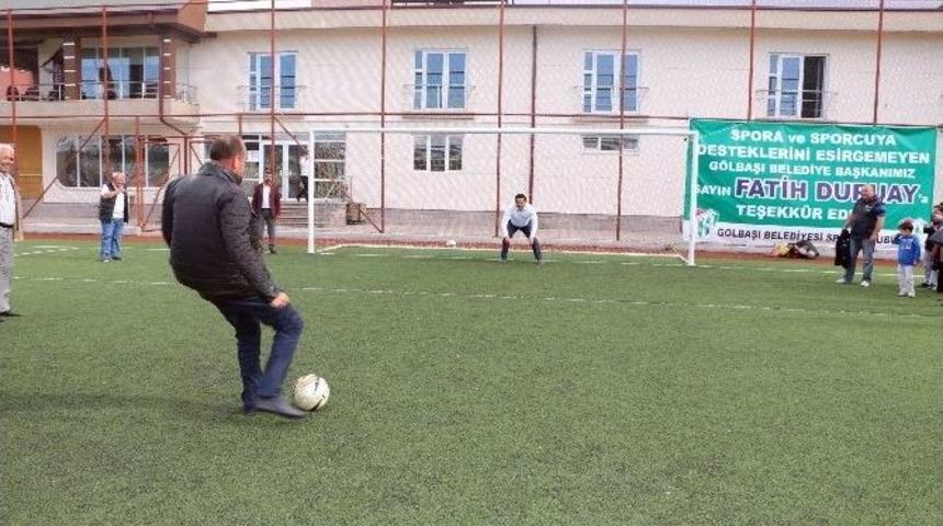 G&ouml;lbaşı Belediye Başkanı İle Ak Parti İl&ccedil;e Başkanı Sahada Kozlarını Paylaştı