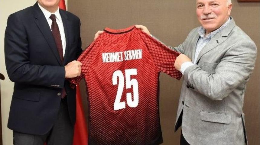 Tff Başkan Vekili D&uuml;r&uuml;st Başkan Sekmen&rsquo;i Ziyaret Etti