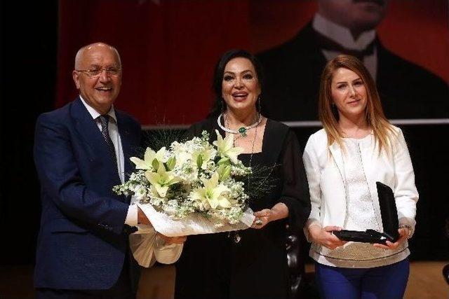 T&uuml;rkan Şoray Yenimahalle Seyircisine Hayran Kaldı 2