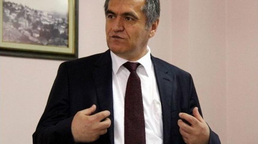 Prof. Dr. Menek, Kanada&rsquo;daki İzlenimlerini Bilim Konferansı&rsquo;nda Anlattı