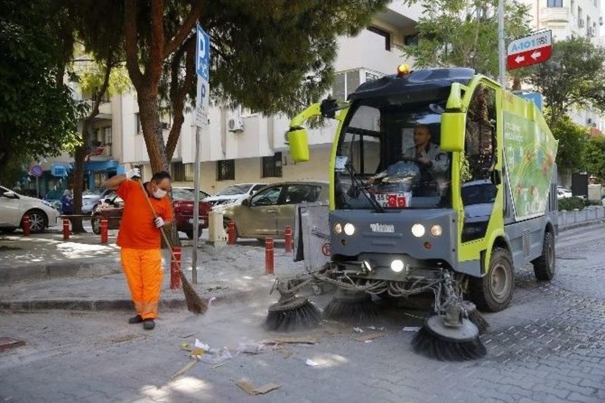 Konak&rsquo;ta Sokaklar Pırıl Pırıl