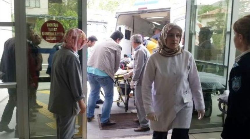 &Ouml;ğrencileri Taşıyan Servis Minib&uuml;s&uuml; Şarampole Yuvarlandı
