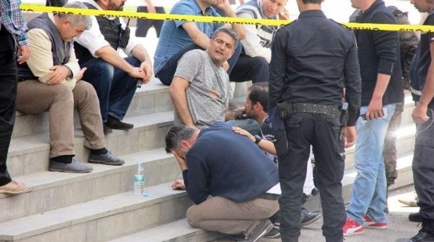 Polisler, Şehit Ve Yaralı Arkadaşları İ&ccedil;in G&ouml;zyaşı D&ouml;kt&uuml;