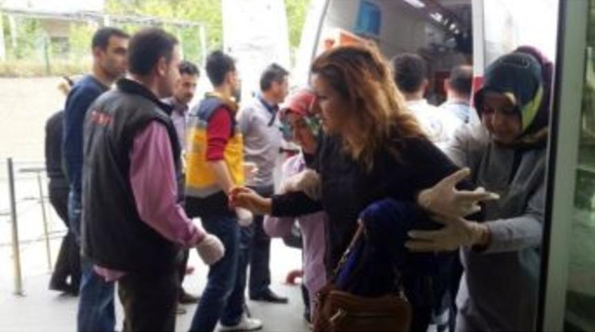 &Ouml;ğrencileri Taşıyan Minib&uuml;s&uuml;n Devrildiği Kazada Şof&ouml;r Hayatını Kaybetti