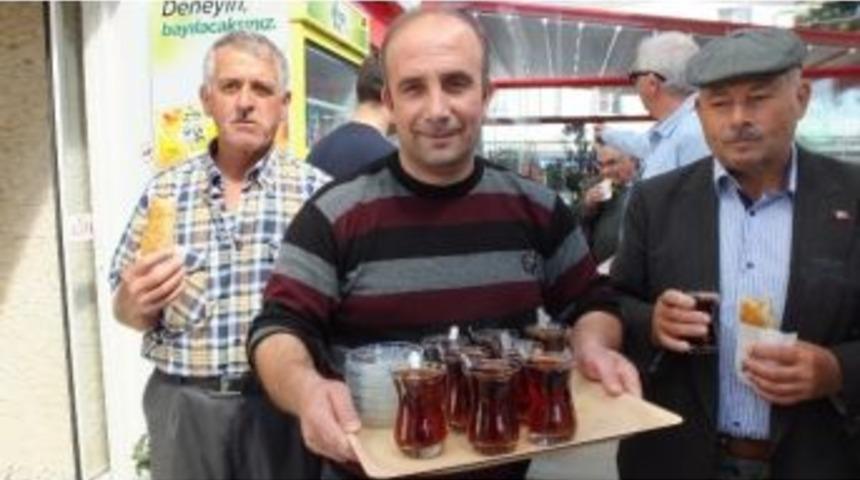 Burhaniye&rsquo;de Şakir Cihan Zeytincilerin G&ouml;nl&uuml;nde Taht Kurdu