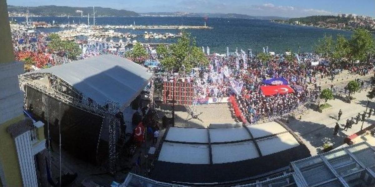 T&uuml;rk-iş 1 Mayıs&rsquo;ı &Ccedil;anakkale&rsquo;de Kutladı
