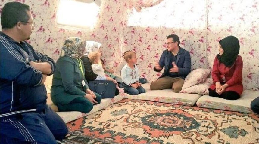 M&uuml;lteci Hakları Komisyon Başkanı Uslu: "batı &Ccedil;ok Konuşup, Az İş Yapıyor"